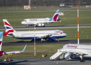 Eurowings aircraft, on field positions and on landing, British Airways Airbus A320-200 on their way