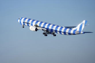 Condor Airbus A330-900, on takeoff, Düsseldorf airport, DUS