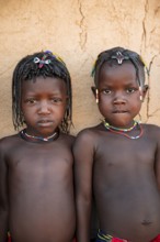 Two children in the village, Hakaona tribe also Havakona or Hakawona, near Opuwo, Kunene, Namibia