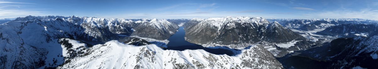 Alpine panorama, aerial view, epic view of mountain landscape with snow in winter, Bärenkopf