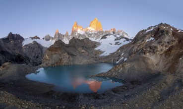 Laguna de los Tres, sunrise, alpine glow, glaciers and glaciers Lake de los Tres, mountains and
