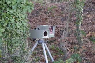 Radar meter, lightning system, traffic monitoring, speed control, speed shifter, A mobile radar