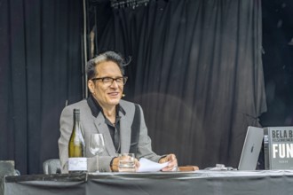 Bela B. Felsenheimer from the doctors reads from his Nuch Fun live at the Orange Blossom Special