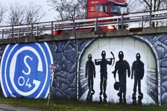 FC Schalke 04 logo and mining motif at the A 42 Gelsenkirchen-Schalke motorway exit, Gelsenkirchen,