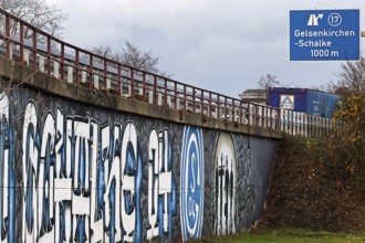 Graffiti at exit no. 17 on the A 42 Gelsenkirchen-Schalke with Aldi trucks, Schalker Meile of FC
