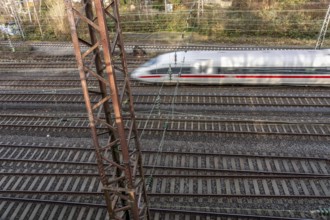ICE on the route east, in front of Essen Central Station, long-distance traffic, North