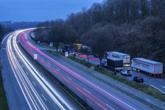 Evening traffic on the A52 motorway, between Düsseldorf and Essen, at the Ruhr Valley Bridge,