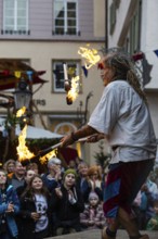 Juggler, fire, stage, audience, medieval clothing, medieval market, city of Esslingen, district of