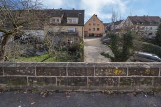 Historic city wall built in the 14th century, old town houses behind, Lauf an der Pegnitz, Middle