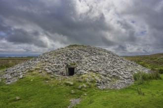 Megalith grave of, Carrowkeel, Templevanny, County Sligo, Ireland