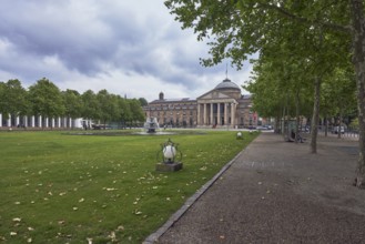 Casino, spa hotel, fountain, green spaces, trees, Platanus × acerifolia (Platanus ×hispanica),