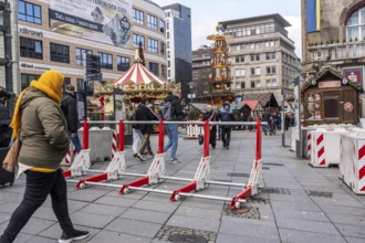 Christmas market in Essen, secured by a mobile anti-terrorist lock, modular, movable barrier