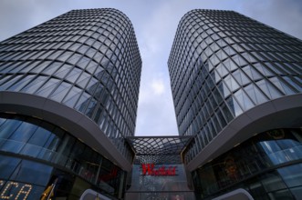 Exterior view, entrance to shopping mall, Westfield, logo, Hamburg-Überseequartier, Free and