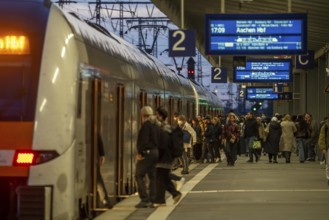 Regional express at Essen main station, on the platform, RRX R1 to Aachen, North Rhine-Westphalia,
