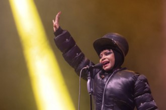 Erykah Badu, singer, USA, soul, hip-hop, R&B, The Return Of Automatic Slim World Tour 2025, live at