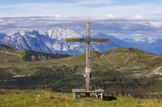Summit Cross, Hoher Zinken, Postalm, Osterhorn Group, Salzkammergut, Province of Salzburg, Austria
