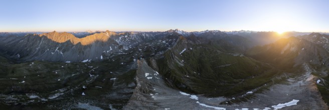 Sunrise 360° Alpine panorama, aerial view of Bachlenkenkopf, summit of the Großvenediger, Venediger
