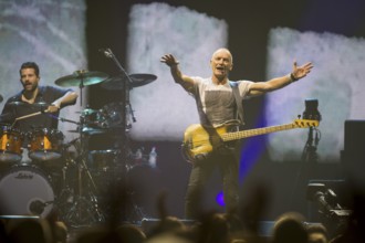 Chris Maas (drummer), Sting (guitarist, real name: Gordon Matthew Thomas Sumner, CBE) live on Sting