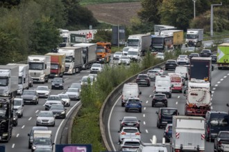 Traffic jam on the A3 motorway between the Hilden junction and the Mettmann junction, view to the