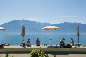 Promenade by the lake, Vevey, Lake Geneva, Lac Léman, Canton of Vaud, Switzerland