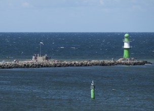 Green-white lighthouse, pier light west pier, waves, sea, Baltic Sea, Warnemünde, Rostock,