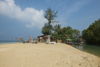 Sandy beach beach and beach bar, Klong Khong Beach, Sala Dan, Ko Lanta, Koh Lanta, Krabi Province,