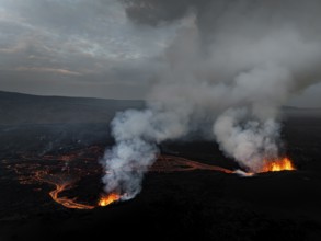 Lava, volcanic eruption, volcano, ash cloud, aerial view, Sundhnúkur crater chain, July 2025,