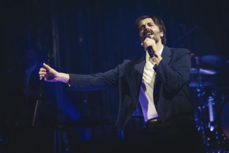 Ben Schneider, singer of Lord Huron live at the Tempodrom Berlin on 08.09.2025
