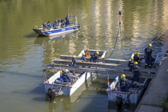 Construction of a multi-purpose pontoon, the specialist group for water hazards, in Düsseldorf, the
