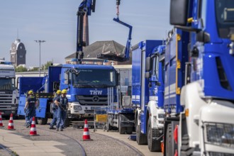 Construction of a floating platform with the jet-float system, this can be used as a work platform,