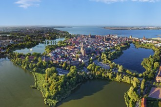 Aerial view, on the left Knieperteich with fountain, below Kleiner Frankenteich, on the left