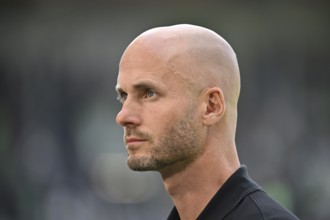 Coach Paul Simonis VfL Wolfsburg Portrait Voith-Arena, Heidenheim, Baden-Württemberg, Germany