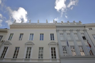 Classicist Behnhaus, Drägerhaus, museum with roof figures, view upwards, Old Town, Lübeck,