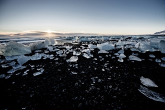 Jökulsarlon, icebergs, ice, cold, glacial lake, Vatnajökull Glacier, winter, beach, Iceland*