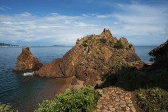 Picturesque coast and red rocks, Pointe de l'Aiguille, Théoule-sur-Mer, Massif de l'Esterel,