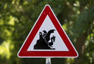 Traffic sign, Give way, Drachenfels with dragon, Drachenfelsbahn, Königswinter, North