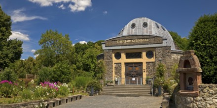 Nibelungenhalle, domed building based on an idea by Hermann Hendrich, Königswinter, North