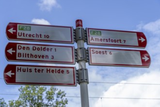 Long-distance cycle route F28, so-called Doorfietsroute, through cycle route, in the province of