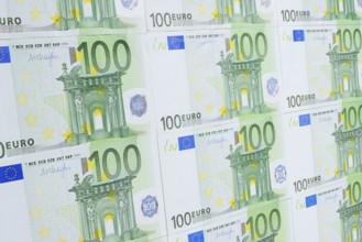 100 euro banknotes, 100 euros