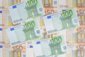 100 and 50 euro banknotes