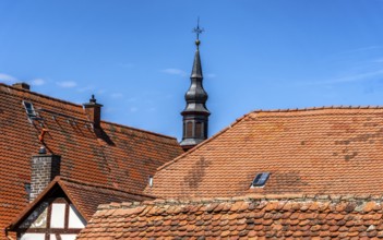 The old town centre with half-timbered houses, church towers and remains of the town wall in