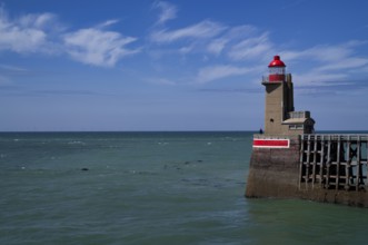 Sea, lighthouse Feu de la jetée Sud, lighthouse, red, harbour entrance, pier, Fécamp, Normandy,