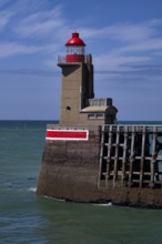 Sea, lighthouse Feu de la jetée Sud, lighthouse, red, harbour entrance, pier, Fécamp, Normandy,