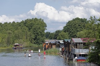 Canoeing, stand-up paddling, boathouses, holiday homes on the canal between Mirower See and