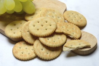 Crackers, crackers with grapes