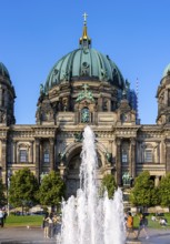 The pleasure garden with the fountain and the Berlin Cathedral, Berlin, Germany