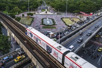 Lumphini Park BTS Skytrain, Bangkok, Thailand