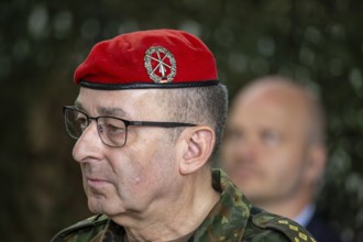 Carsten Breuer, General of the Army of the Bundeswehr, visits the Germersheim Air Force Training