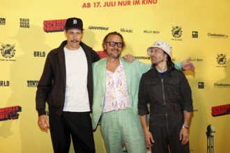 Marxc Hosemann, director Oliver Rihs with songwriter of Schwarze Schafe Tobias Jundt (Bonaparte) at