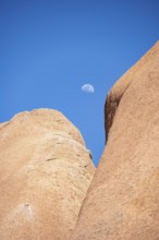 Moon and rock formation, Pontok Mountains, Great Spitzkoppe, Spitzkoppe, Great Spitzkoppe Nature